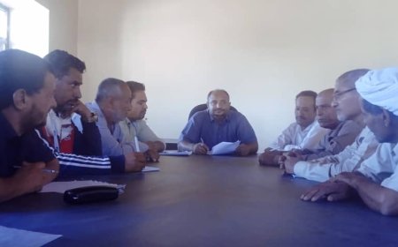 في اجتماعها الدوري السلطة المحلية بمديرية الضالع تؤكد وقوفها إلى جانب معلمي المديرية