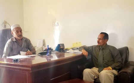 وكيل محافظة الضالع يتفقد سير العمل في مكتب الضرائب