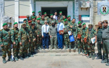 الوالي يترأس اجتماعًا بقادة عمليات الحزام الأمني ويشدد على أهميتها في القيادة والسيطرة