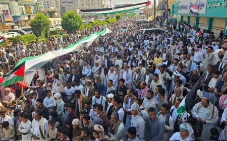 تظاهرات ووقفات احتجاجية غاضبة في عدة مدن يمنية للمطالبة بوقف حرب الإبادة الإسرائيلية بحق الفلسطينيين.