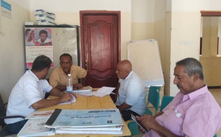 نزول فريق إدارة البيئة والمناخ بمكتب الصحة بالمحافظة إلى مركز الفروخية الصحي بالمضاربة