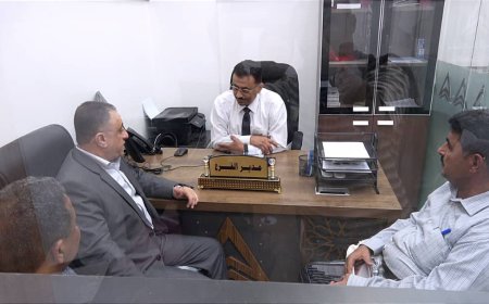 أمين عام محلي أبين يلتقي بمدير بنك عدن الإسلامي بالمحافظة