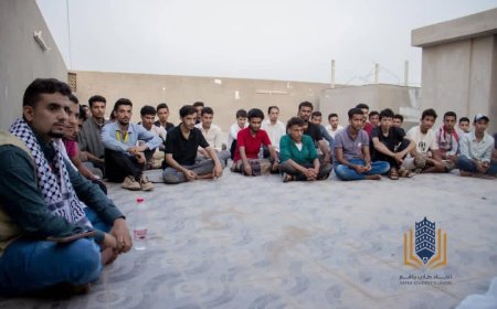 طلاب سكن سرار - كلد الجامعي يقدمون التعازي للأستاذ عبد الرقيب الشنبكي بوفاة والده