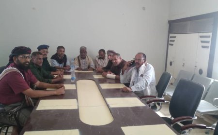 مدير عام ميفعة يعقد اجتماعًا استثنائيًا لمناقشة تجهيز فرع مصلحة الأحوال المدنية بالمديرية