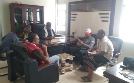 مدير عام ميفعة يشيد بنشاط الهلال الأحمر في دعم الأسر الفقيرة بالمديرية