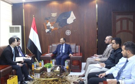 وزير الصناعة يناقش مع القائم بأعمال السفير الصيني تعزيز أوجه التعاون الاقتصادي والتجاري المشترك