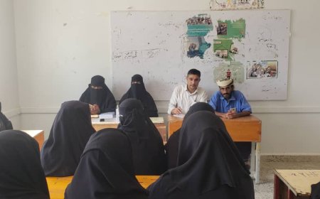 إدارة المرأة والطفل بانتقالي أبين تلتقي بأعضاء اللجان المحلية في منطقة الكود بخنفر