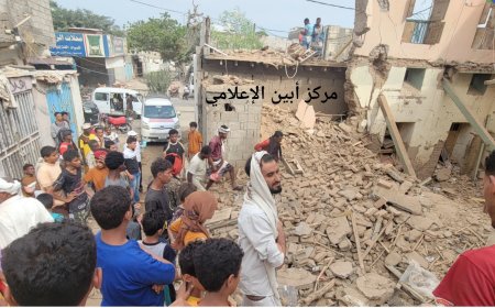 وفاة شاب وشقيقته في حادثة إنهيار منزل طيني قديم تستأجره أسرة نازحة بأبين