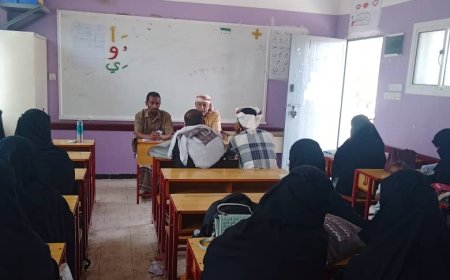 اجتماع مدرسة ياسر عرفات بلحج يناقش ترتيبات الاختبارات النصفية