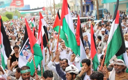 وقفة في مأرب تندد بالجرائم الصهيونية المستمرة في غزة