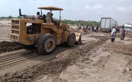 مدير عام أحور يشرف على فتح الخط العام بالمديرية