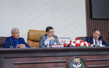 عاجـل..رئيس الحكومة يلتقي اللجنة العسكرية والأمنية ويقر إصلاحات هيكلية وتطبيق نظام البصمة