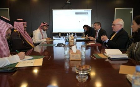 السفير السعودي والمبعوث والسفير الأمريكيان يناقشون جهود دعم الحكومة اليمنية