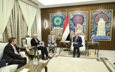 السفير الأمريكي يدلي بتصريح هام عقب لقاء الرئيس رشاد العليمي