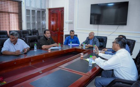 جامعة عدن تدرس أسباب عزوف الطلاب عن الالتحاق ببعض الأقسام العلمية