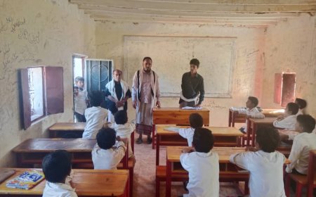 رئيس المركز التعليمي العرم "عادل الشكلية" يدشن اختبارات نهاية الفصل الدراسي الأول للعام الدراسي 2024-2025 م