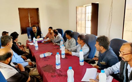 تنفيذي رضوم شبوة يعقد اجتماعه الدوري ويشيد بجهود مكتب هيئة الأراضي والسياحة بالمديرية