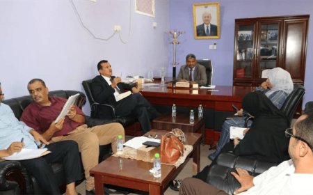 المحولي يناقش سير تنفيذ الخطط والبرامج في اجتماع مجلس الوزارة بعدن