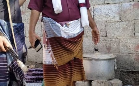 مكتب اشغال خنفر يغلق اثنين من المشارب ويضبط مخالفات صحية باحد محلات بيع العطور بسوق المدينة 