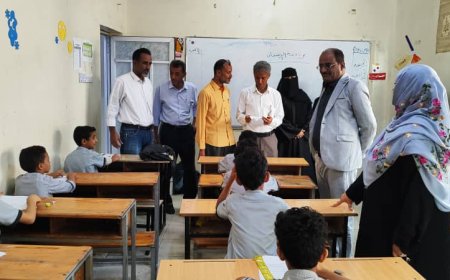 وكيل قطاع التعليم لملس يتفقد سير اختبارات الفصل الاول بمدارس القدس والشعب ورواد المستقبل الأهلية النموذجية بعدن 