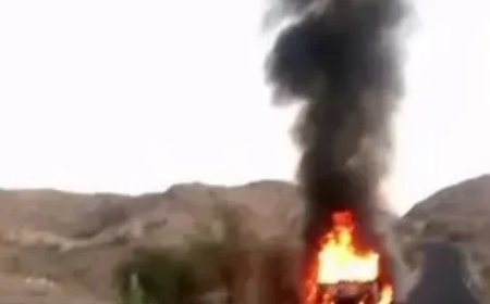 حريق يلتهم شاحنة نقل على خط مأرب-الجوبة-عفار