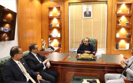 محافظ حضرموت يناقش زيادة الرحلات بمطاري الريان وسيئون