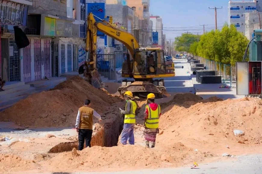 تحقيق نسب إنجاز متقدمة في مشروع الصرف الصحي لمدينة عتق عاصمة محافظة شبوة