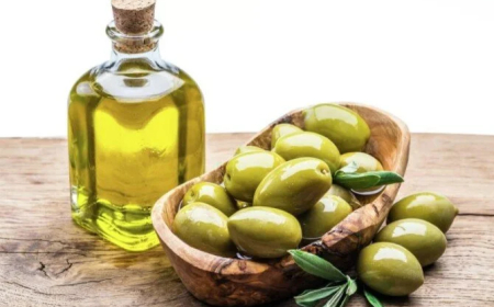 زيت الزيتون: كنز الطبيعة الملقب بـ (الذهب السائل) وفوائده الصحية