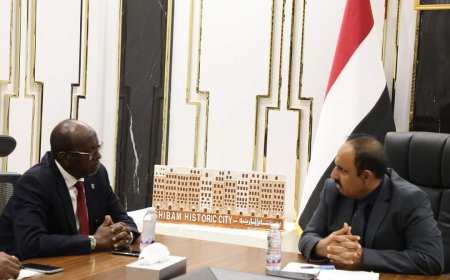 محافظ حضرموت يبحث مع القائم بأعمال السفارة الصومالية لدى بلادنا جوانب تعزيز العلاقات في مختلف المجالات