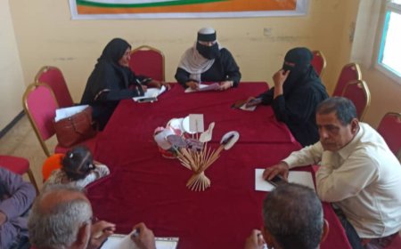 اتحاد نساء اليمن بأبين يعقد إجتماع للجان المجتمعية ويناقش ويقر الخطة التوعوية في عدد من القطاعات.