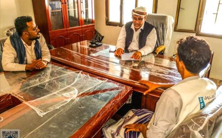 مدير عام المحفد يلتقي مختص اسناد بنك الأمل وضابط تيسير الرعاية الاجتماعية في المديرية