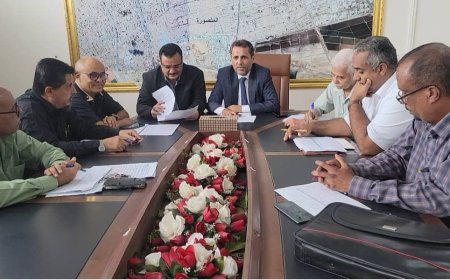 وكيل عدن "الزامكي" يشيد بجهود قيادة السلطة المحلية بمديرية المنصورة بإهتمامها بالخدمات وتعزيز البنى التحتية