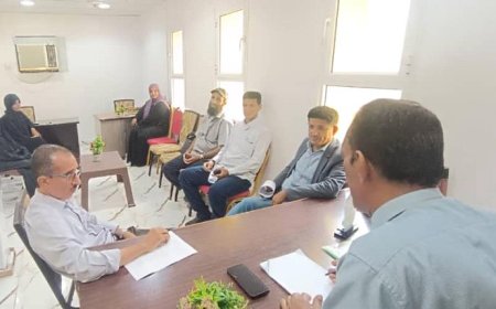 مجلس كلية اللغات والترجمة بجامعة عدن يعقد اجتماعه الدوري