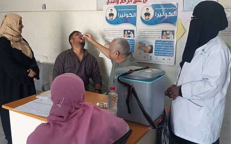 مدير عام الصحة يتفقد سير تنفيذ حملة التحصين ضد الكوليرا في مديريات عدن