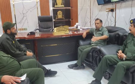 مدير أمن محافظة لحج يناقش مع وكيل وزارة الداخلية المساعد تسوية أوضاع الضباط والترقيات