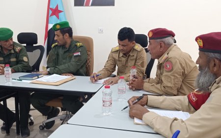 العميد البكري يبحث مع قائد الحزام الأمني بالعاصمة عدن سبل تعزيز التعاون لمواصلة ضبط المخالفين العسكريين وتطبيق النظام والقانون 