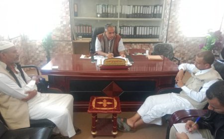 مدير عام عتق يناقش مع المدير التنفيذي لمؤسسة أيادي الخير إنشاء المخبز الخيري