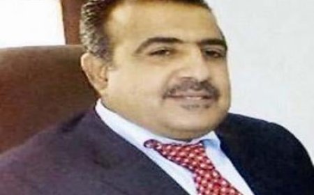 الشيخ جمال العاقل يهنئ "العيسى" بمناسبة تجديد الثقة به "رئيسا" لاتحاد كرة القدم اليمني