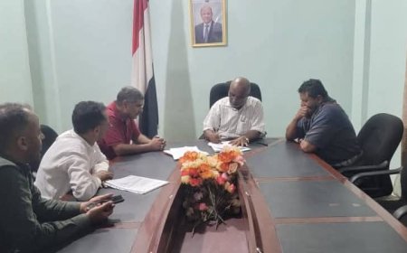 مدير عام الخوخة يبحث مع ممثل الصليب الأحمر تكثيف تدخلاتهم التنموية بالمديرية