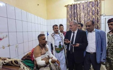 المخلافي وجامل يزوران مدير مكتب الصحة بمديرية القاهرة للإطمئنان على صحته 