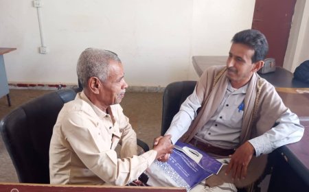 الاستلام والتسليم بين السلف "محاوش" والخلف " محول " لمركز الخدمات السمكية زنجبار