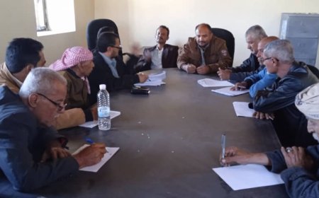 تنفيذي مديرية الضالع يستعرض التقرير السنوي للمشاريع الخدمية والتنموية