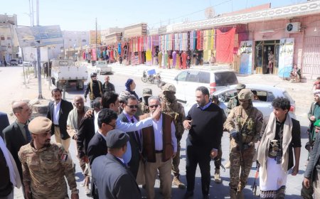 فريق التواصل وتعزيز الوعي السياسي بالمجلس الانتقالي الجنوبي يزور مدينة عتق القديمة