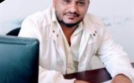 قيادة وموظفو مكتب الإعلام وفروعه في المديريات يعزون في وفاة زميلهم مروان الدبعي بحادث مروري .