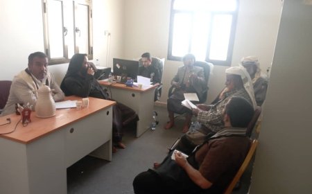 مدير عام الأوقاف بشبوة يناقش مع مدير الأوقاف بعتق جملة من القضايا وأهمها الترتيبات لإقامة المسابقة القرآنية بالمحافظة