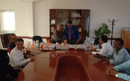 لقاء ودي يجمع مدير عام مكتب الصحة العامة والسكان وموظفي المكتب بلحج