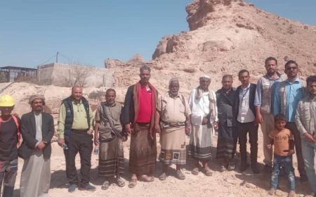 مدير عام مديرية ميفعة يدشن العمل في تأهيل مشروع مياه منطقة حضن باديان بمنظومة طاقة شمسية