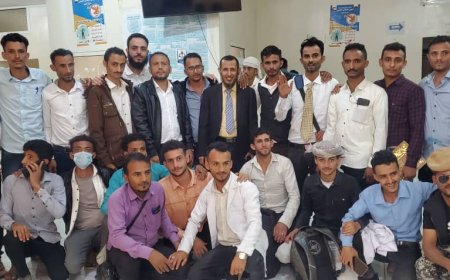 جامعة خليج عدن الدولية تناقش مشروع تخرج طلاب الدفعة الثانية من قسم الصيدلة