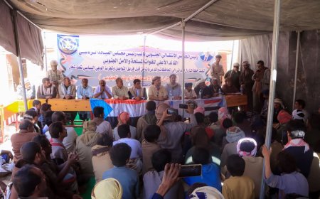 فريق التواصل يعقد لقاءً موسعًا مع قيادة المجلس والسلطة المحلية ووجهاء مديرية دهر