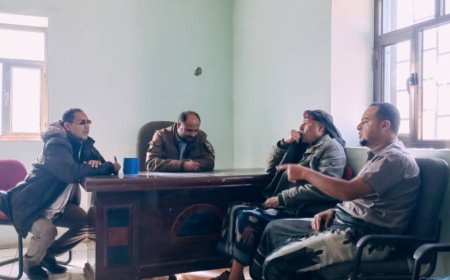 مأمور مديرية الضالع يلتقي بقيادة مركز نشام بعاصمة المديرية